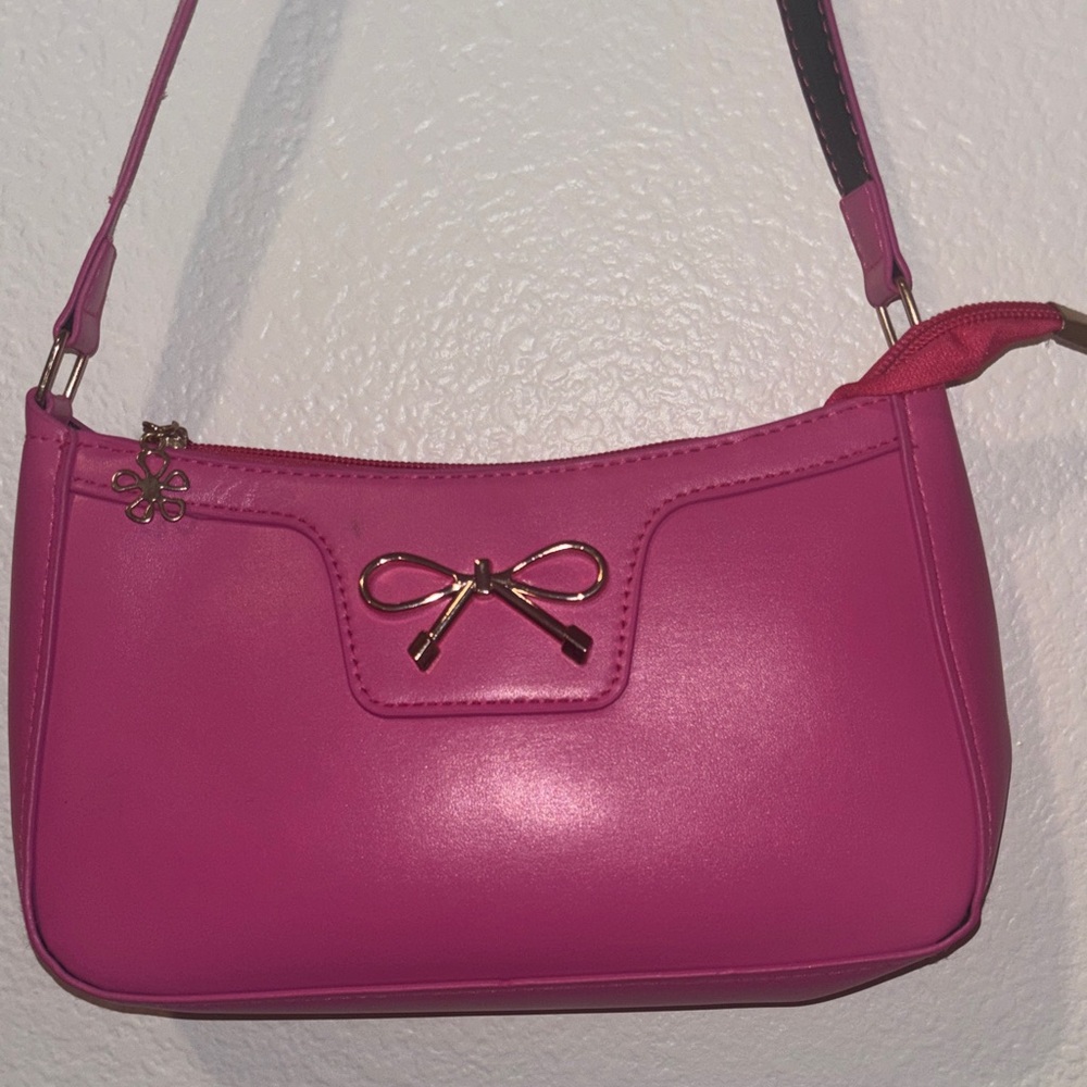 Fuschia Mini - Picture 2 of 3